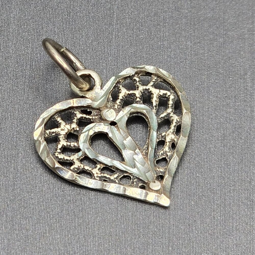 VTG Sterling Silver Filigree Heart Pendant .75" Diamond Cut Signed Bee Mark